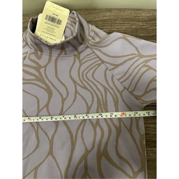 NWT Fabletics Lilac Activewear Top size:8 - Picture 8 of 9